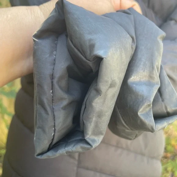 Patagonia downtown loft down hooded parka for women - Picture 8 of 9